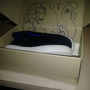 Rothys kids sneaker size 3 nib